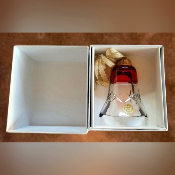 VINTAGE HAND CUT 24% PBO LEAD CRYSTAL CHRISTMAS BELL ORNAMENT ~ CZECH REPUBLIC - Picture 6 of 7